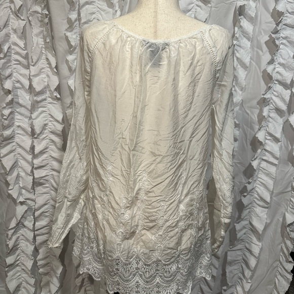 White House Black Market - White Lace Blouse - Picture 2 of 2
